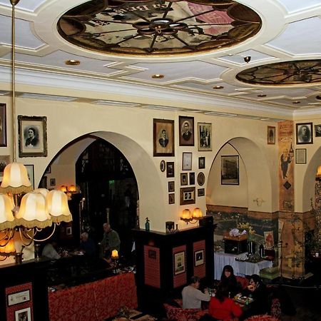 Hotel Coroana Braszów Zewnętrze zdjęcie