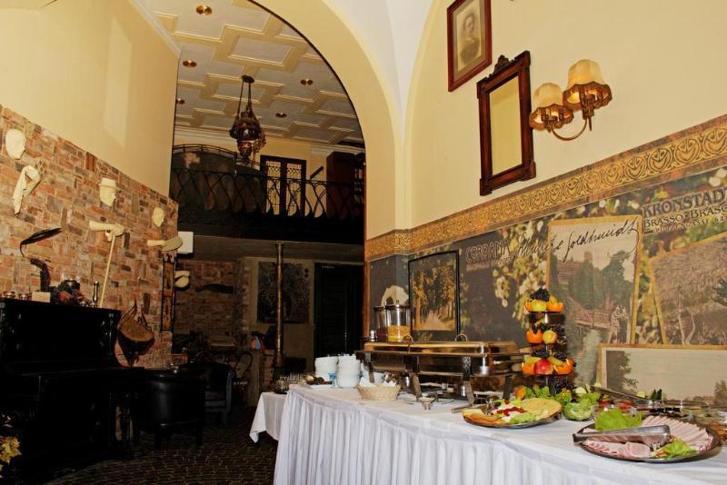 Hotel Coroana Braszów Zewnętrze zdjęcie