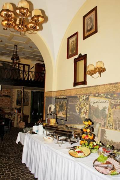 Hotel Coroana Braszów Zewnętrze zdjęcie
